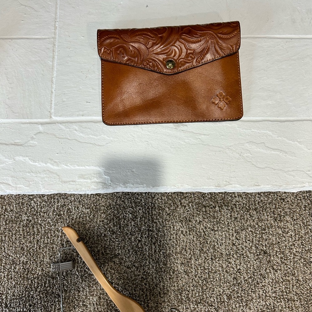 Patricia Nash Brown Embossed Leather Clutch - Picture 3 of 3